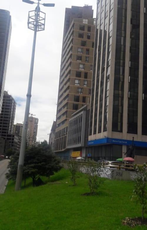Toscano S Aparta Estudio Hospedaje Amoblado Torre 2 Equilibrium Bogotá Exterior foto